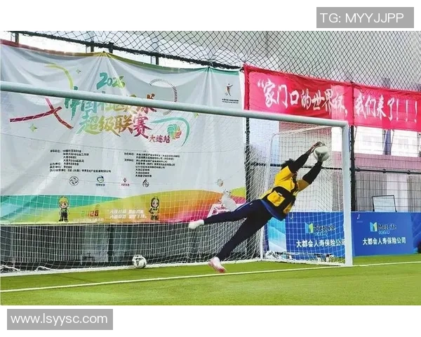 足球外卖新玩法球员化身快递员送美食到家